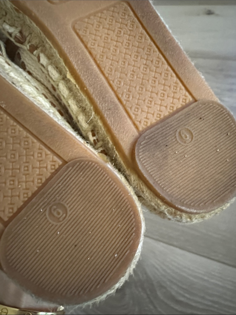 Tory Burch Cream and Tan Woven Espadrille Flats women size 6 - Picture 6 of 6
